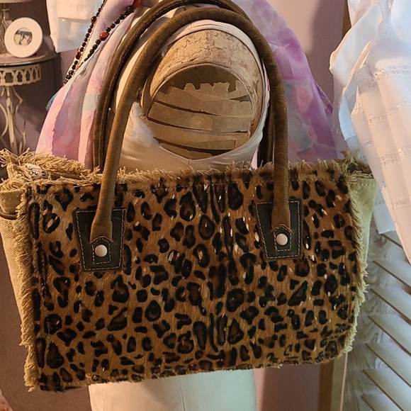 Myra Hairon leopard print tote - Picture 9 of 11